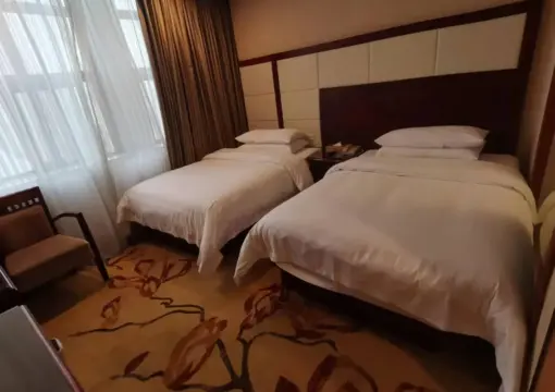 Deluxe Room B