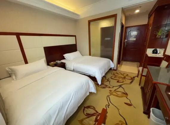 Deluxe Room B