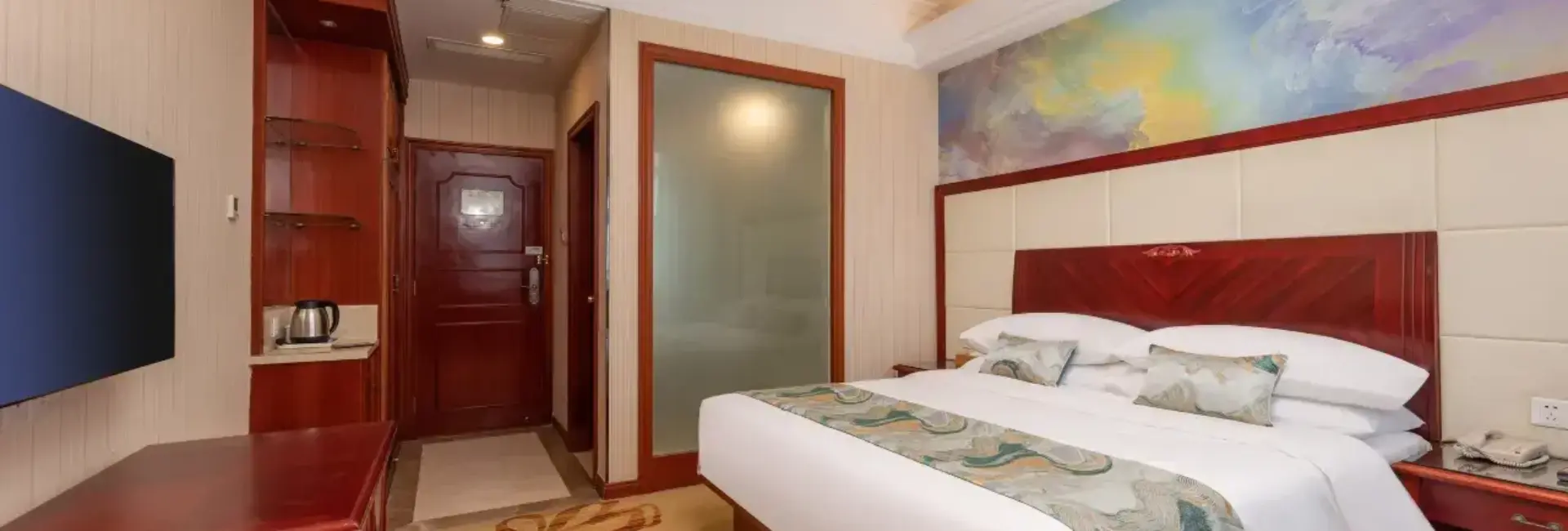 Queen Room With View