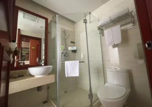 Queen Room With View