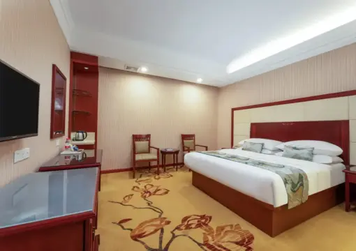 Standard Queen Room
