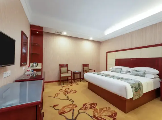 Standard Queen Room