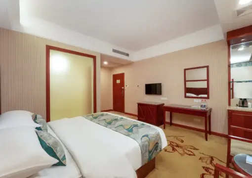 Standard Queen Room